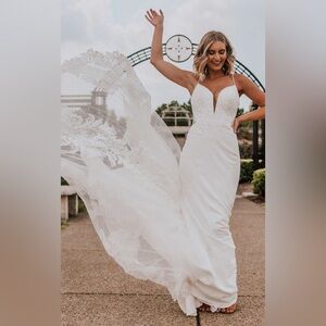 Essense of Australia Simple Lace Trumpet Wedding Dress